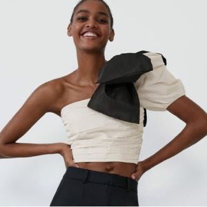 Zara new with tags top. White top with bow